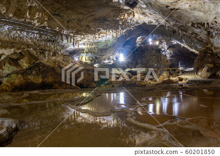 [Yamaguchi Prefecture] Akiyoshido, landscape 60201850