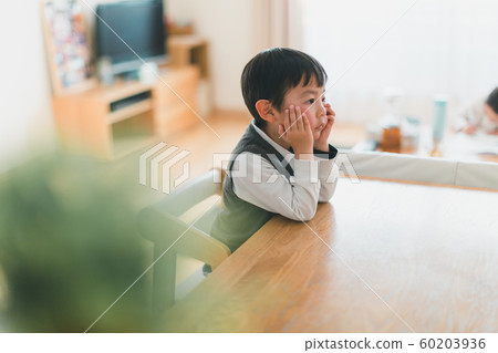 younger, little child, person 60203936