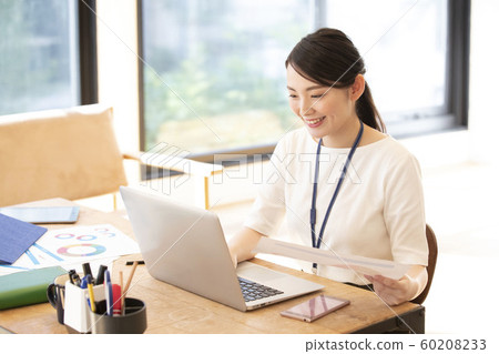 Laptop female Laptop female 60208233