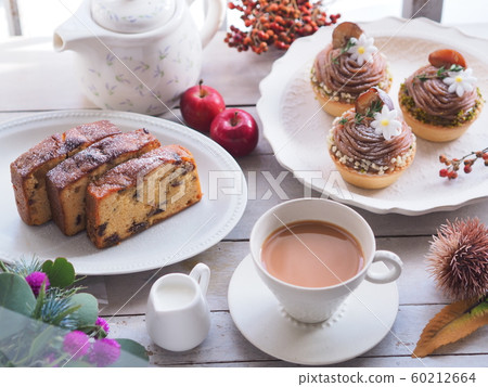 磅蛋糕和勃朗峰的下午茶時間 60212664