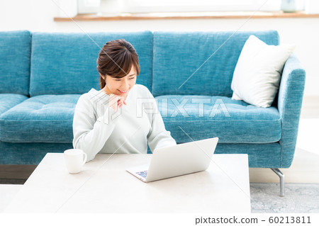 A young lady (personal computer) 60213811