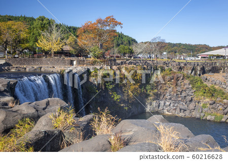 Harajiri Falls Autumn leaves 60216628