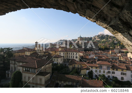 貝加莫：12世紀城市塔的絕妙景色 60218846