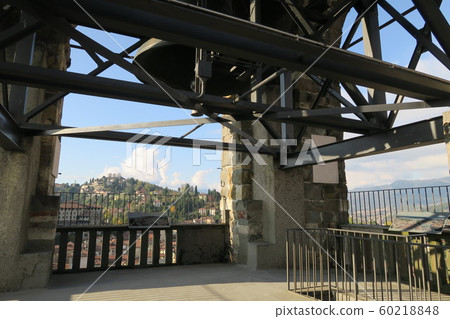 貝加莫：12世紀城市塔的絕妙景色 60218848