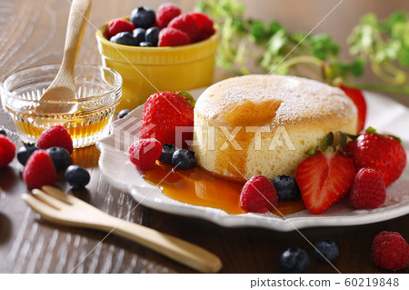Pancake looks delicious 60219848
