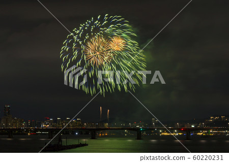 首爾汝ou島煙花節 首爾汝ou島煙花節 60220231