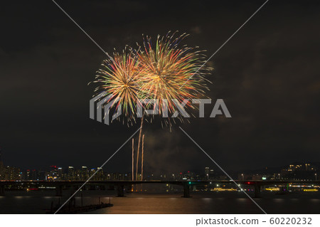 首爾汝ou島煙花節 首爾汝ou島煙花節 60220232