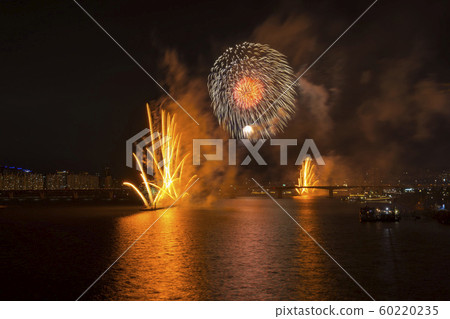 首爾汝ou島煙花節 首爾汝ou島煙花節 60220235