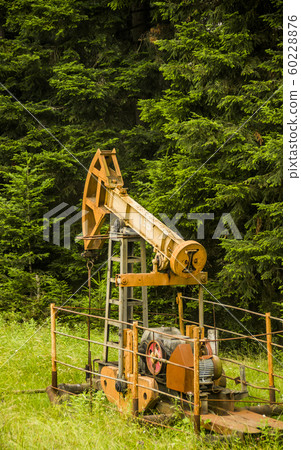 old oil pump old oil pump 60228876