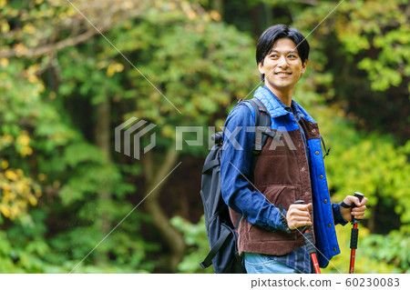 徒步旅行登山男 60230083