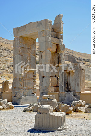伊朗波斯波利斯百柱門口的救濟 60233263