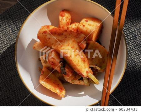 韓國傳統食品新鮮蘿蔔泡菜 60234433