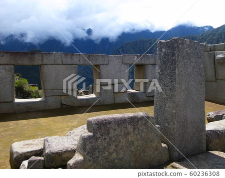 馬丘比丘遺址三個窗口的寺廟 馬丘比丘遺址三個窗口的寺廟 60236308