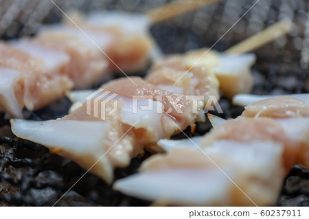 Yakitori_木炭燒烤爐（木炭燒烤爐，燒烤爐，七個輪子，一個人，家庭飲酒，燒烤爐，燒烤爐，烤肉 60237911