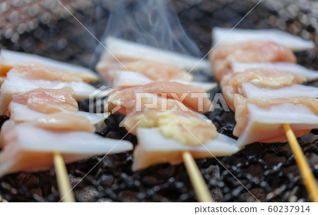 Yakitori_木炭燒烤爐（木炭燒烤爐，燒烤爐，七個輪子，一個人，家庭飲酒，燒烤爐，燒烤爐，烤肉 60237914