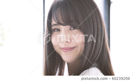 Beauty look back Beauty look back 60239208