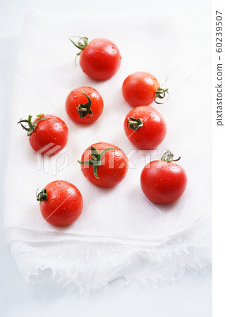 Tomatoes. red ripe tomatoes 60239507