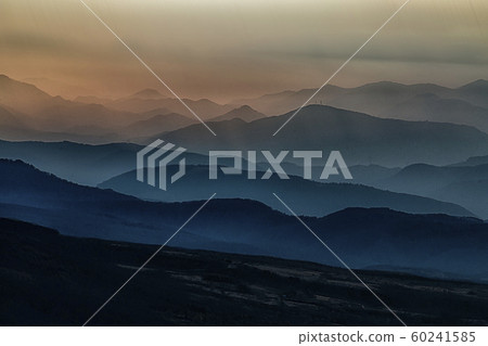 晨昏山脈 晨昏山脈 60241585
