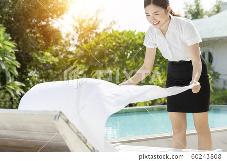 Female Resort Staff 60243808