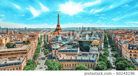 Beautiful panoramic view of Paris from the roof of 60248196
