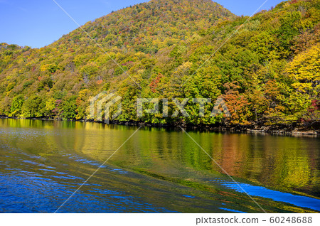 洞爺湖中島紅葉 從遊船上觀看 照片素材 圖片 圖庫 洞爺湖中島紅葉 從遊船上觀看 照片素材 圖片 圖庫