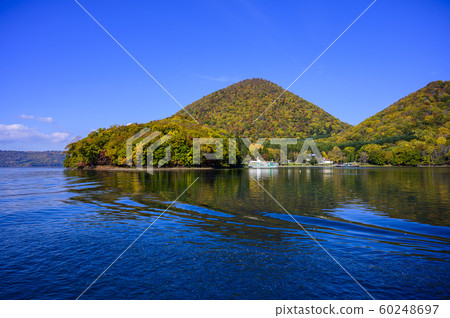 洞爺湖中島紅葉 從遊船上觀看 照片素材 圖片 圖庫 洞爺湖中島紅葉 從遊船上觀看 照片素材 圖片 圖庫