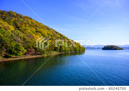 洞爺湖中島紅葉 從遊船上觀看 照片素材 圖片 圖庫