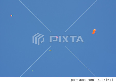 高空跳傘 高空跳傘 60251641