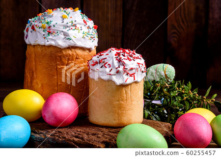 Easter cake and colorful eggs on a dark background 60255457