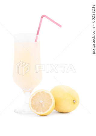 Fresh lemonade and cut lemon fruits 60258238