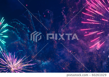 Inexpensive fireworks, over the city sky 60261029