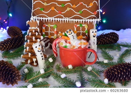 The hand-made eatable gingerbread house 60263680