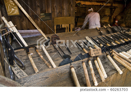 京畿道龍仁市韓國民俗村鐵匠 60263703