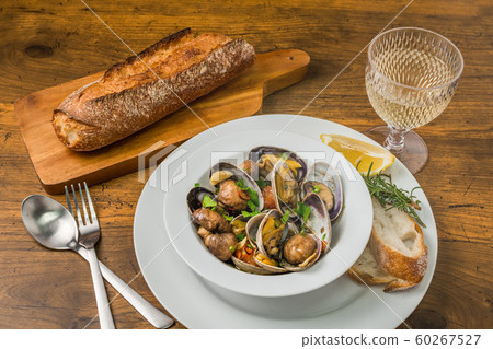 Clam Ahijo (Oil baked dish) 60267527