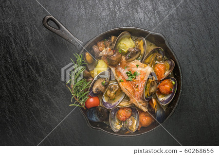 Sea quail and clam seafood aqua pazza 60268656