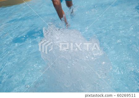 游泳池 60269511