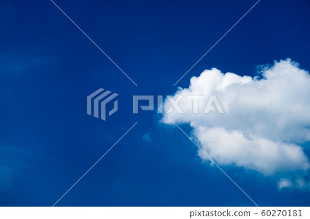 clear white pure heap cloud sunshine in the blue 60270181