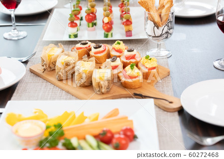 Party food 60272468