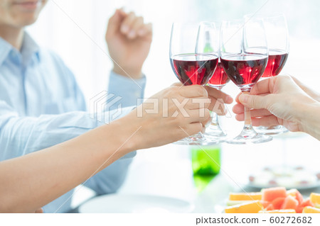 Party toast 60272682