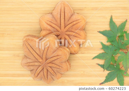 Momiji Manju 60274223