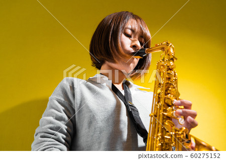 Saxophonist Saxophonist 60275152