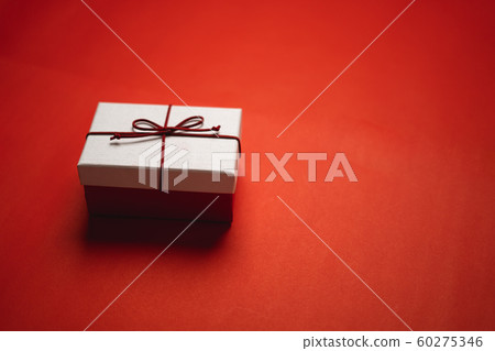 Christmas gift- Pine cones and branches On the Christmas gift- Pine cones and branches On the 60275346