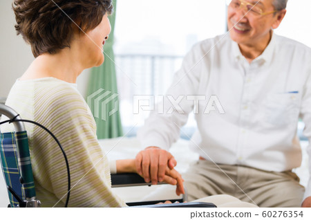 輪椅高級女子 輪椅高級女子 60276354