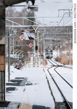 Snow Country / Early Winter Local Line 60279610