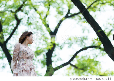 The look of a beautiful Korean woman, a park walk The look of a beautiful Korean woman, a park walk 60280711