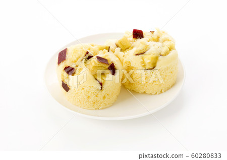 Steamed sweet potato cake Steamed sweet potato cake 60280833