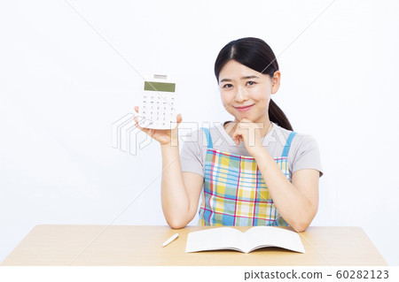 30's housewife household 30's housewife household 60282123