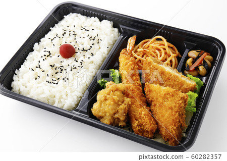 Lunch box with fried shrimp 60282357