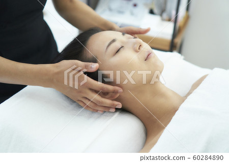 Beauty woman shaving beauty treatment salon Beauty woman shaving beauty treatment salon 60284890