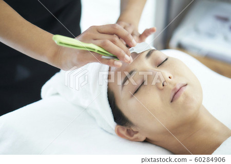 美容女人剃美容治療沙龍 60284906